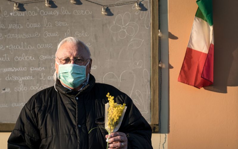 italija, moški, koronavirus.jpg