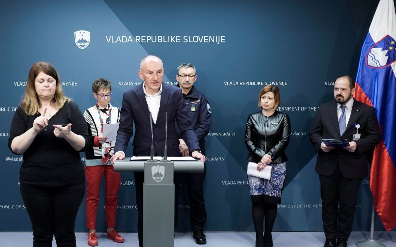 novinarska-konferenca-vlada-šabeder, šestan, pirnat, poklukar, vuk