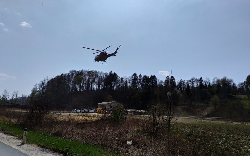 Helikopter, gorski reševalci, vojaški helikopter.jpg