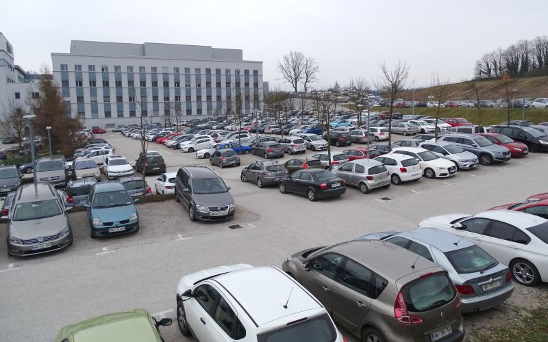 parkiriscaavtomobili.jpg