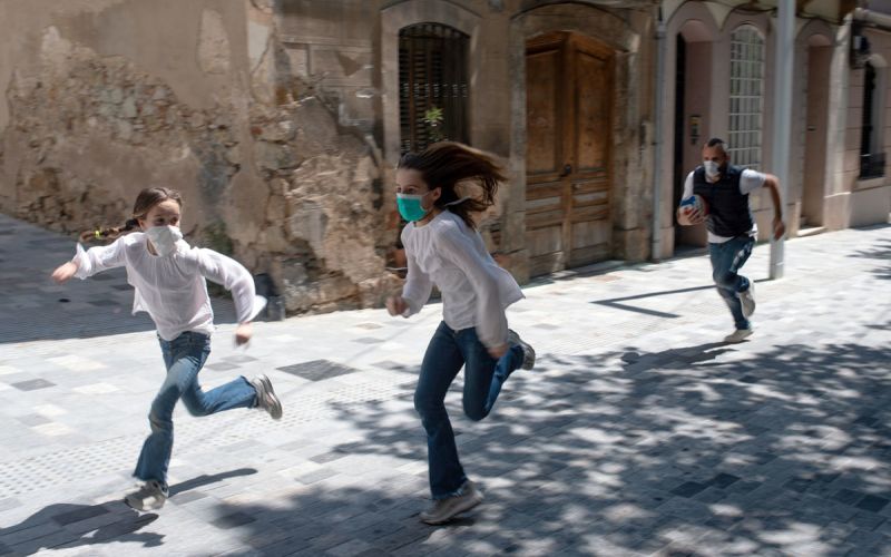 virus vodilna barcelona otroci - foto profimedia.jpg