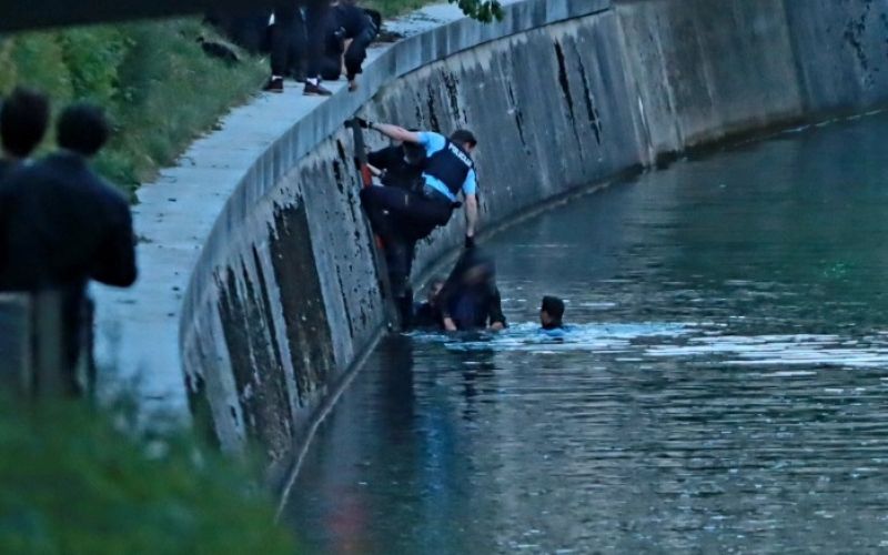 ljubljanica, reka, reševanje iz vode, reševanje iz reke, slovenska policija, slovenski policisti