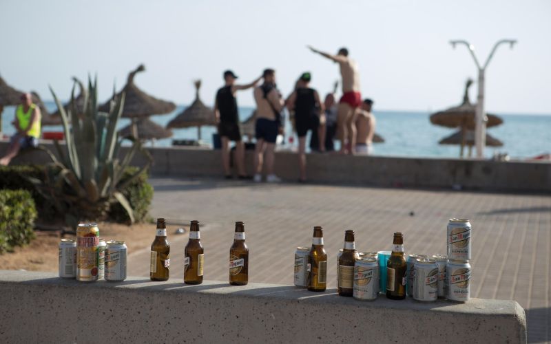 majorka, nemški turisti, pivo.jpeg