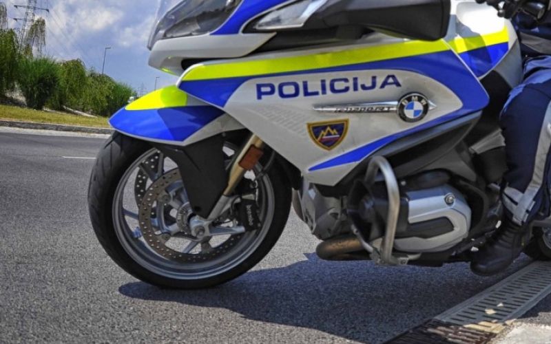 policija, motor, policist na motorju