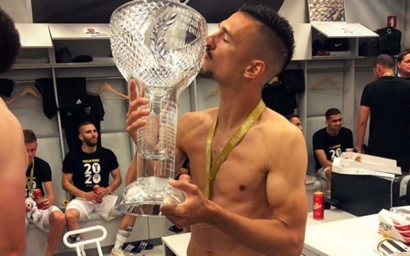 stanisa mandic pokal.jpg
