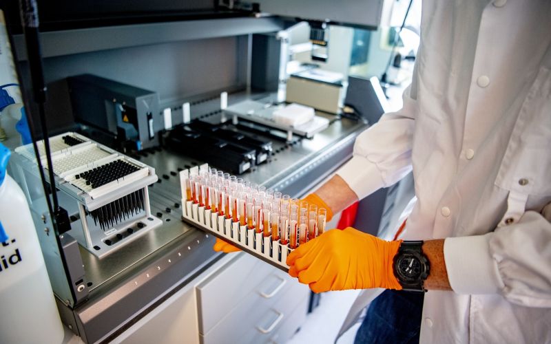 testi, laboratorij.jpg