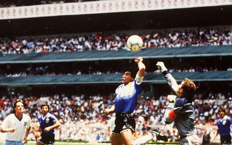 maradona bozja roka pm.jpg