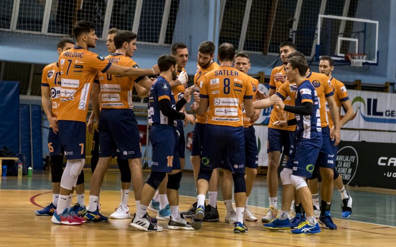 ach volley 19 jk.jpg