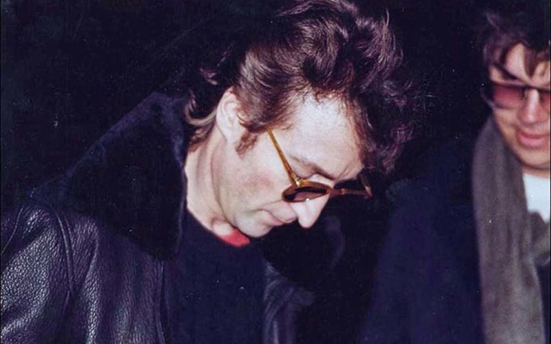 John_Lennon_Chapman_1980.jpg