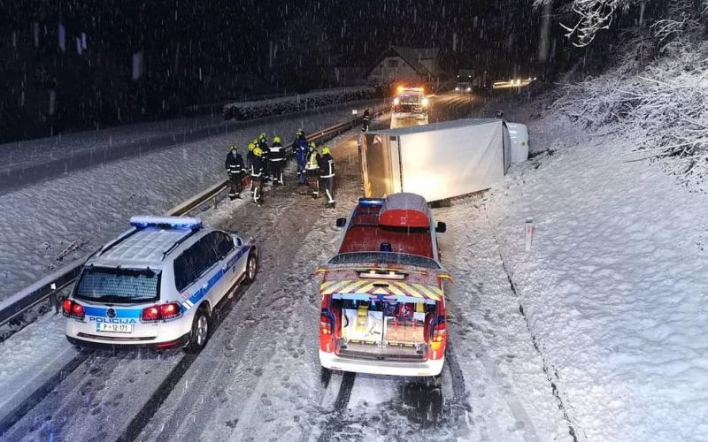 kombi, muta, prometna nesreča, sneg, promet