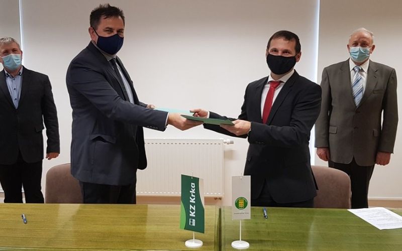 kz_trebnje___podpis_pripojitvene_pogodbe__foto_lapego__4_.jpg