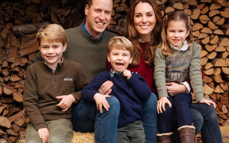 Princ William z vojvodinjo Kate in njunimi otroki