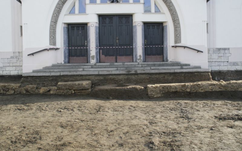 Zid cerkev.jpg