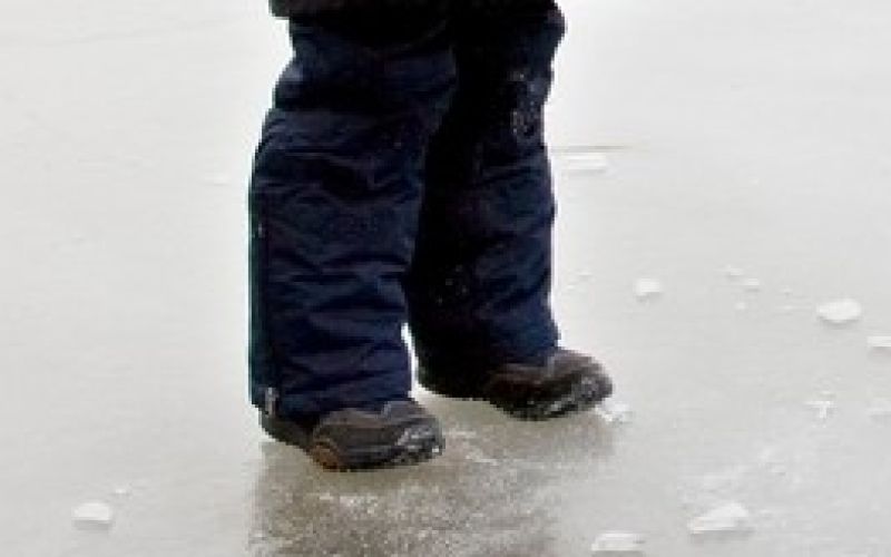 zamrznjeno jezero, otrok