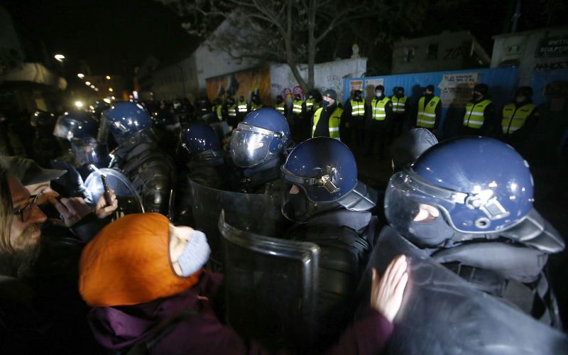 rog, protest