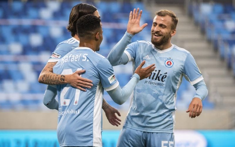 zan medved slovan.jpg