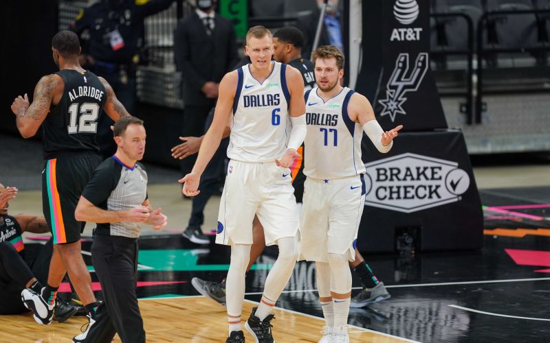 porzingis doncic dallas re.JPG