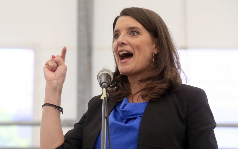 simona kustec.JPG