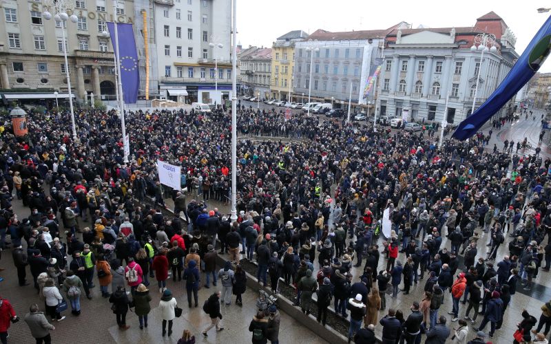 protest, podjetniki, zagreb1.jpg