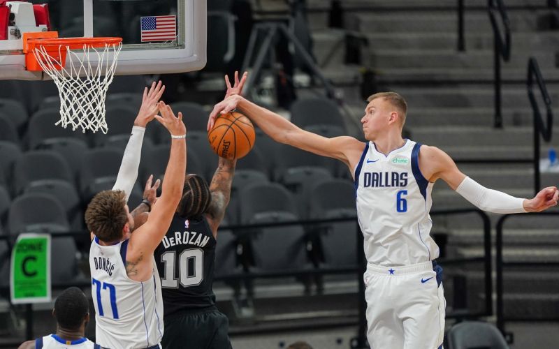 porzingis pm.jpg