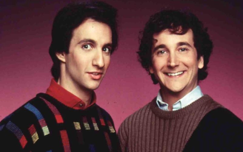 popolna tujca Bronson Pinchot.jpg