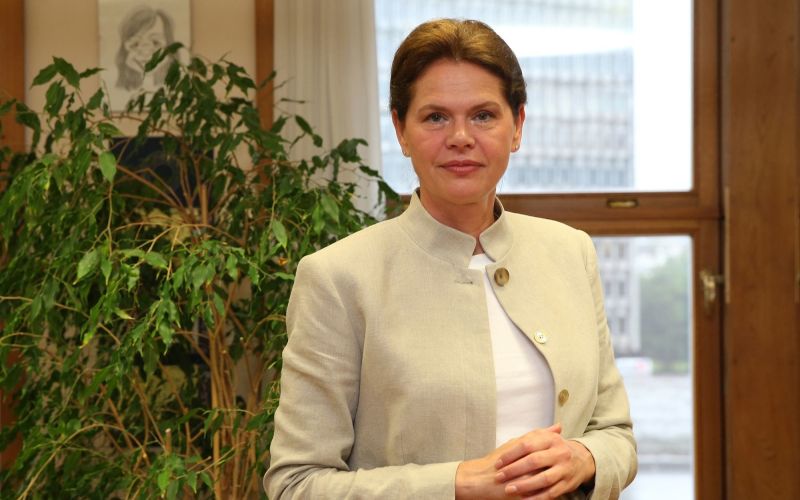 alenka bratusek pl.jpg
