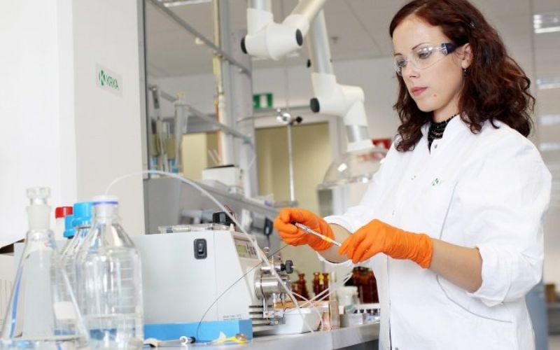 krka_laboratorij_kondicioniranje_analitskih_kolon.jpg
