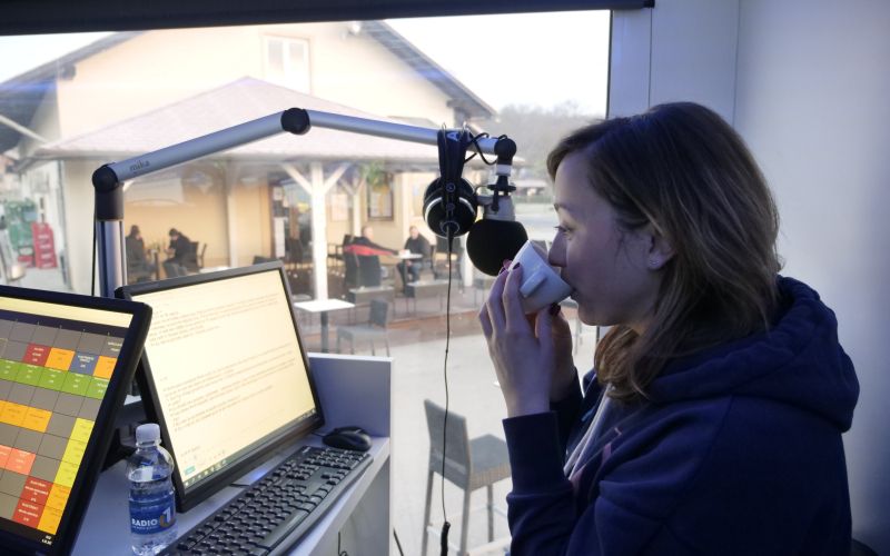 anja_v_mobilnem_studiu.jpg