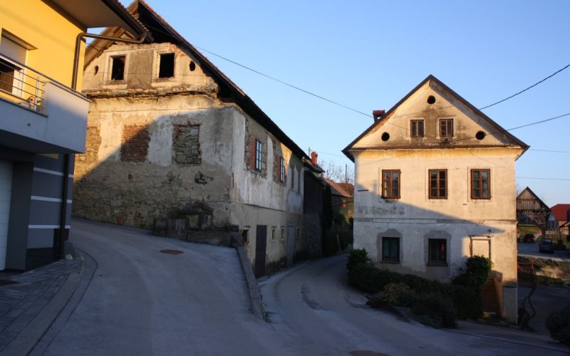 metlika.jpg