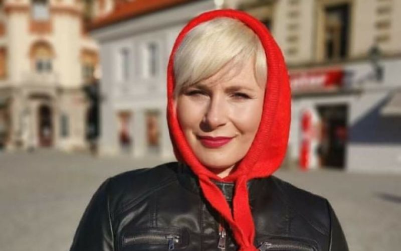 1_ana praznik.png