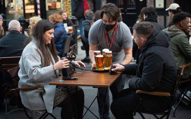 london, lokal, pivo.jpg