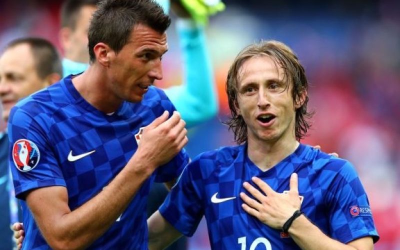 modric-mandzukic.jpeg