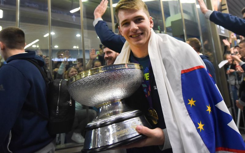 luka doncic slovenija 17 pm.jpg