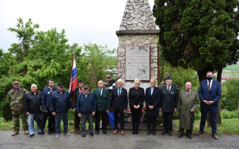 lendava, položitev-cvetja, padli-ruski-vojaki