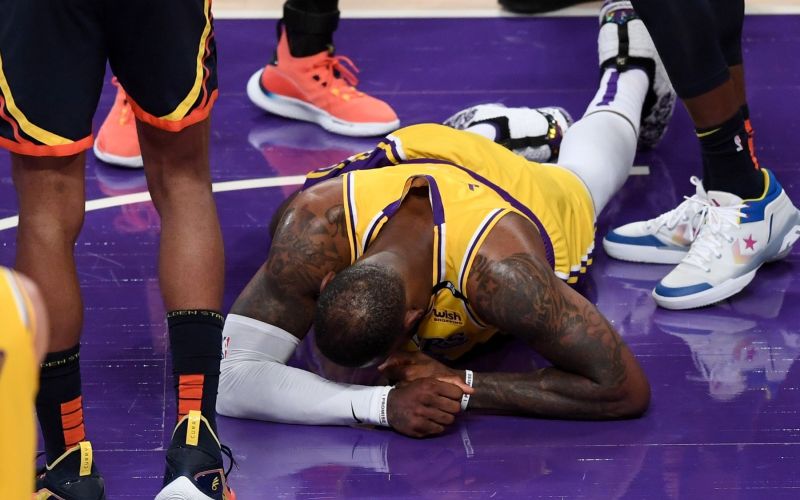 lebron james lakers.jpg