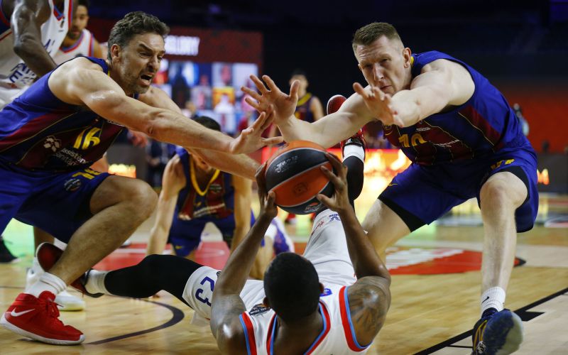 pau gasol re.JPG