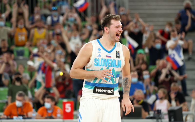luka doncic slovenija af.JPG