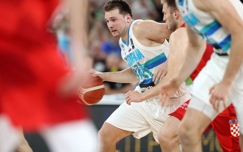 luka doncic slovenija af.JPG
