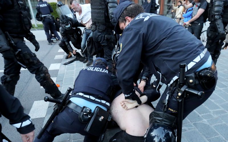 policija