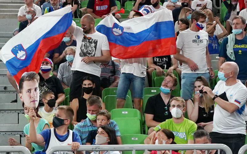 navijaci slovenija.JPG