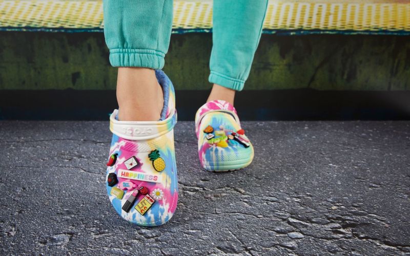 CLASSIC_LINED_TIE_DYE_CLOG.jpg