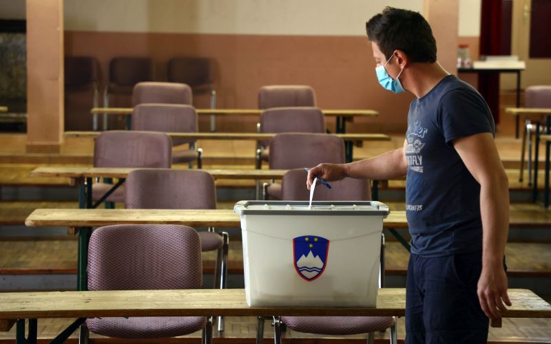 referendum, zakon o vodah, volišče.jpg