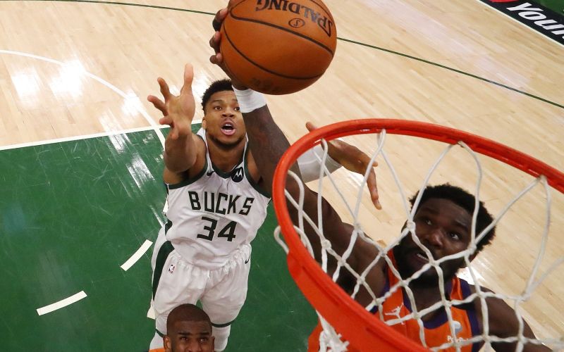 giannis antetokounmpo pm.jpg