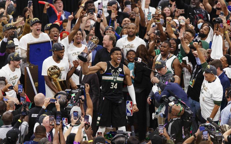 giannis antetokounmpo re.JPG