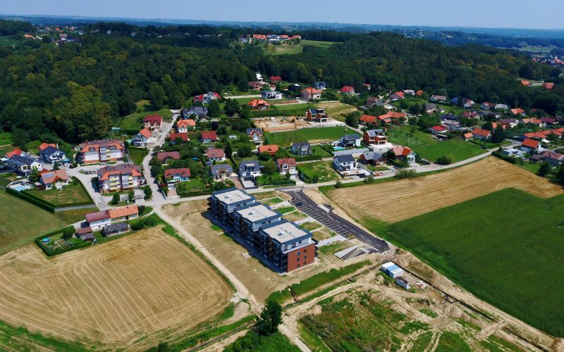 Naselje Rabelčja vas, cesta 1