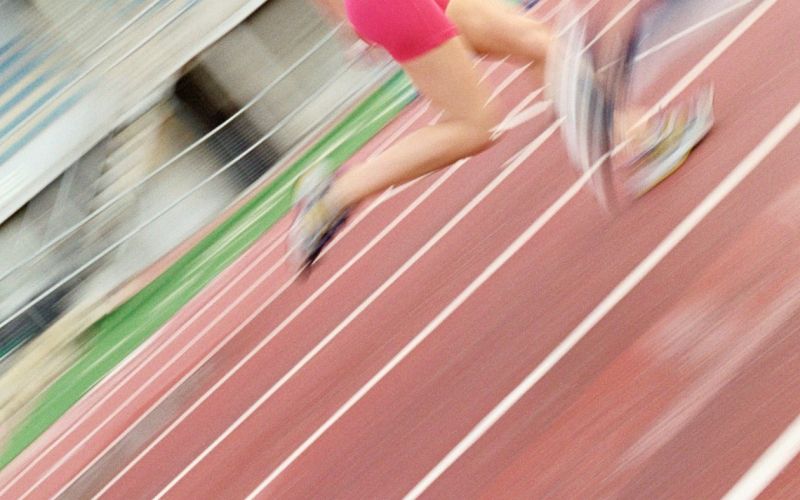 atletinja, tekačica, atletika, tekaška steza
