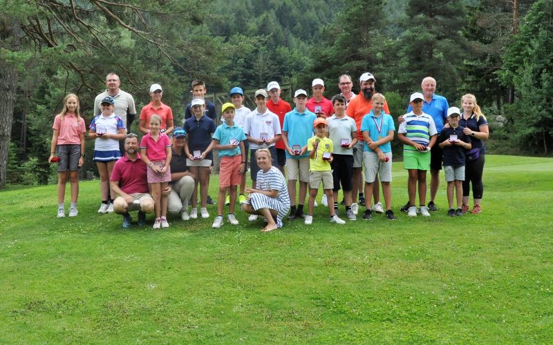 skupinska golf.jpg