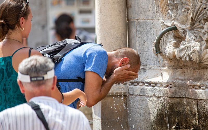 dubrovnik, vročina, turist.jpg