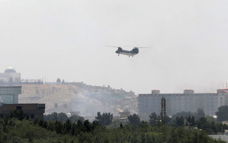 ameriški helikopter, kabul.JPG