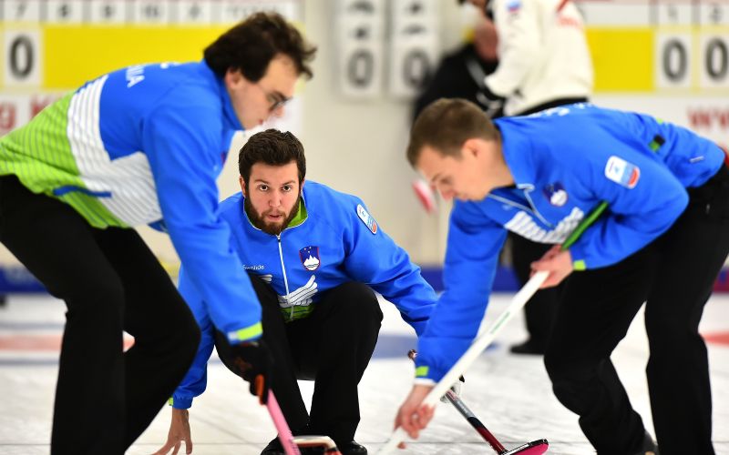 curling 1.jpg